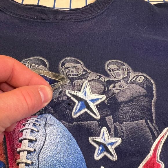 Bud Light Beer Sports Football Players Graphic T-Shirt Patched Logo Navy Sz 2XL - Picture 8 of 11